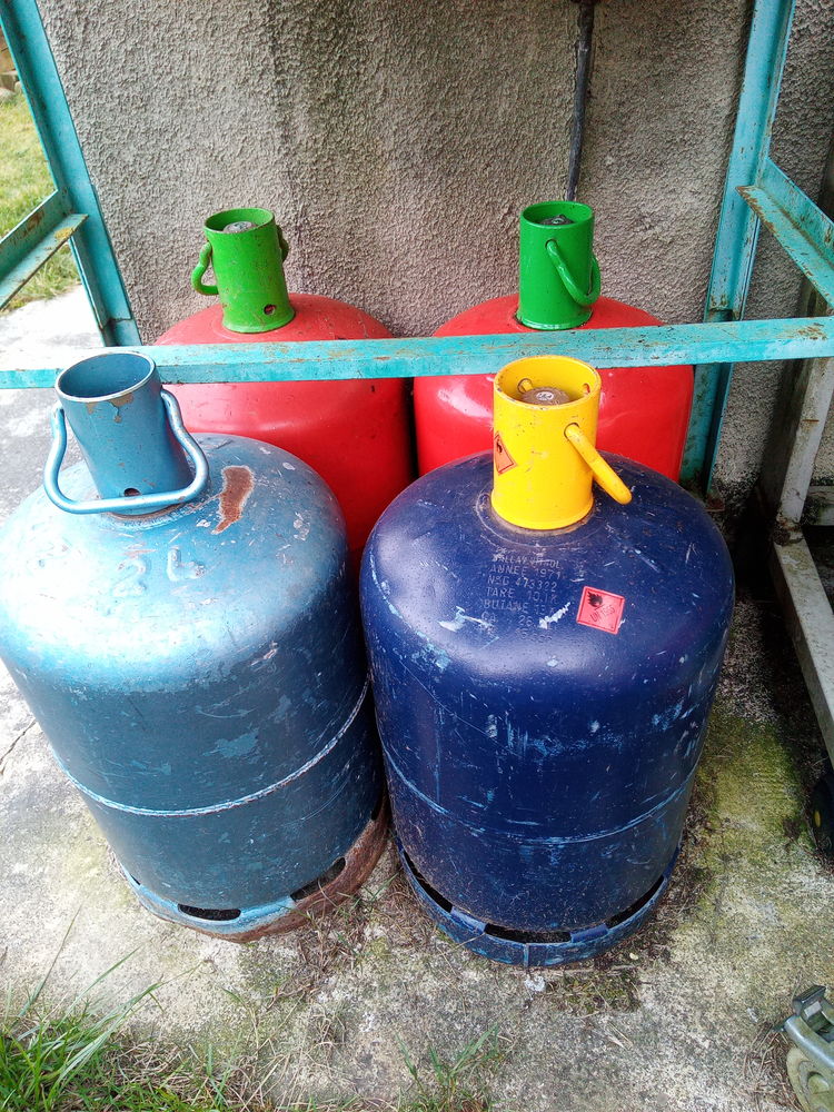Lot bouteilles de gaz 30 Lavelanet (09)