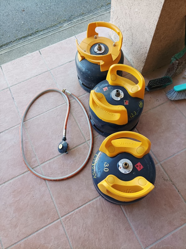3 bouteilles de gaz 80 Cessieu (38)