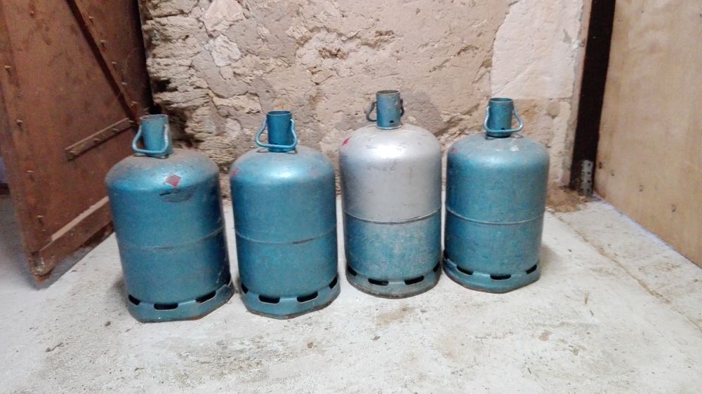 4 bouteilles de gaz 18 Channay-sur-Lathan (37)