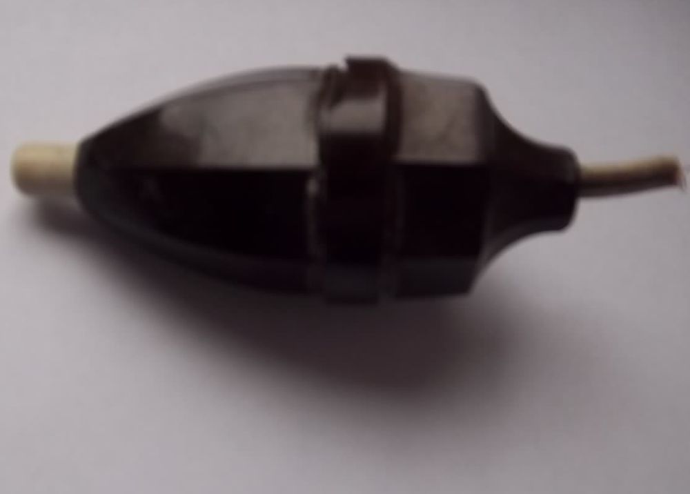 bouton bak�lite 1 Colombier-Fontaine (25)