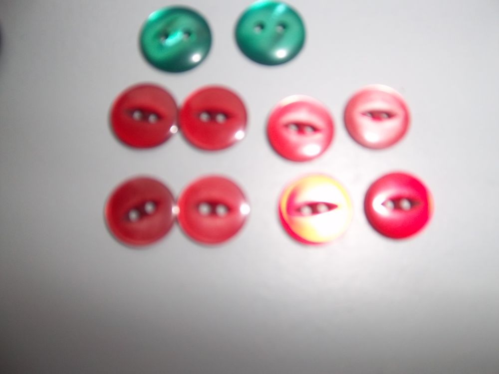 Lot de boutons anciens 5 Colombier-Fontaine (25)