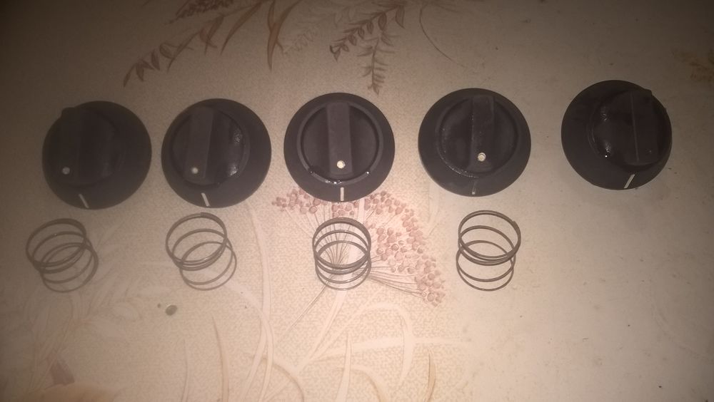 Boutons commande gazini�re BRANDT. 12 Flers-en-Escrebieux (59)