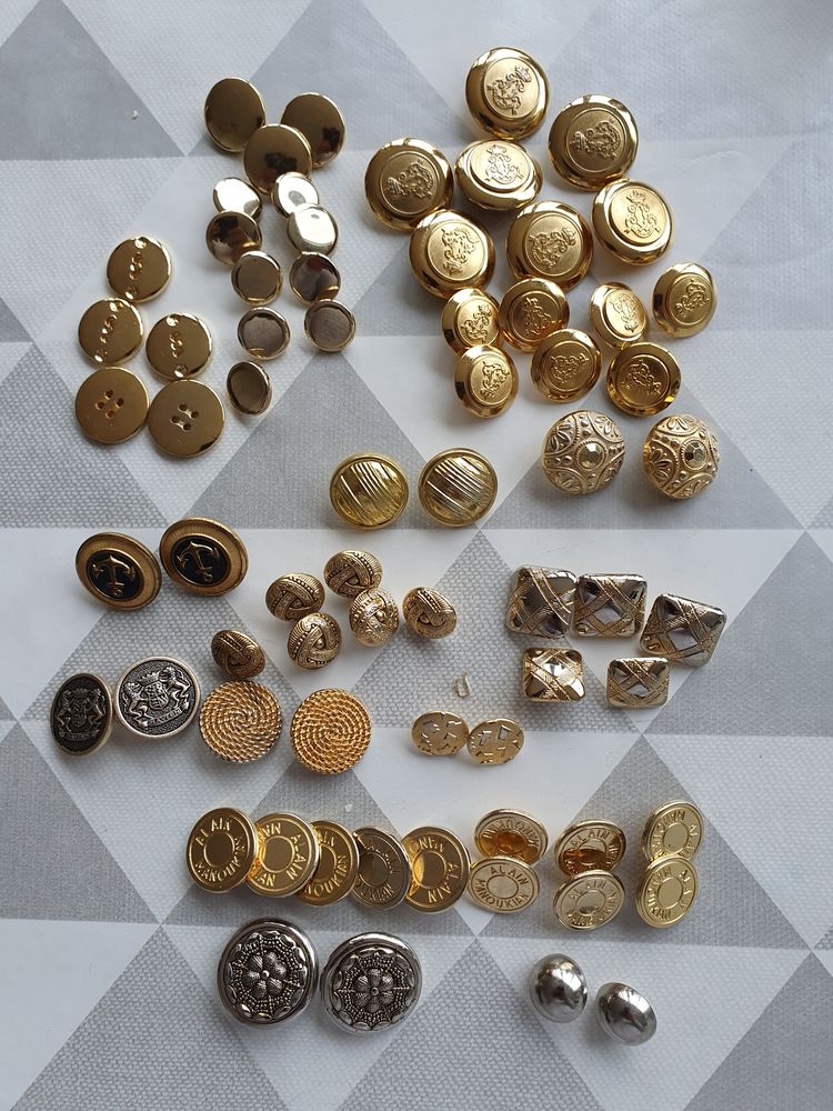 Lot de boutons dor�s 10 Fontenay-sous-Bois (94)