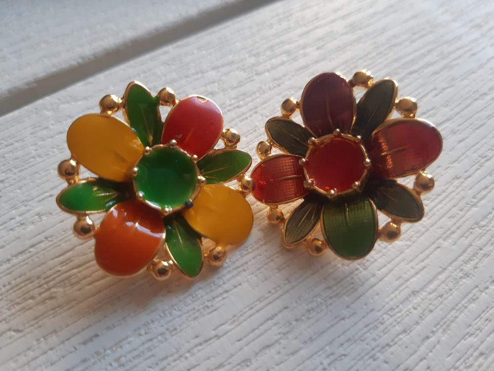 Lot de 2 Boutons fleurs multicolores m�talliques l�gers 6 Sarzeau (56)