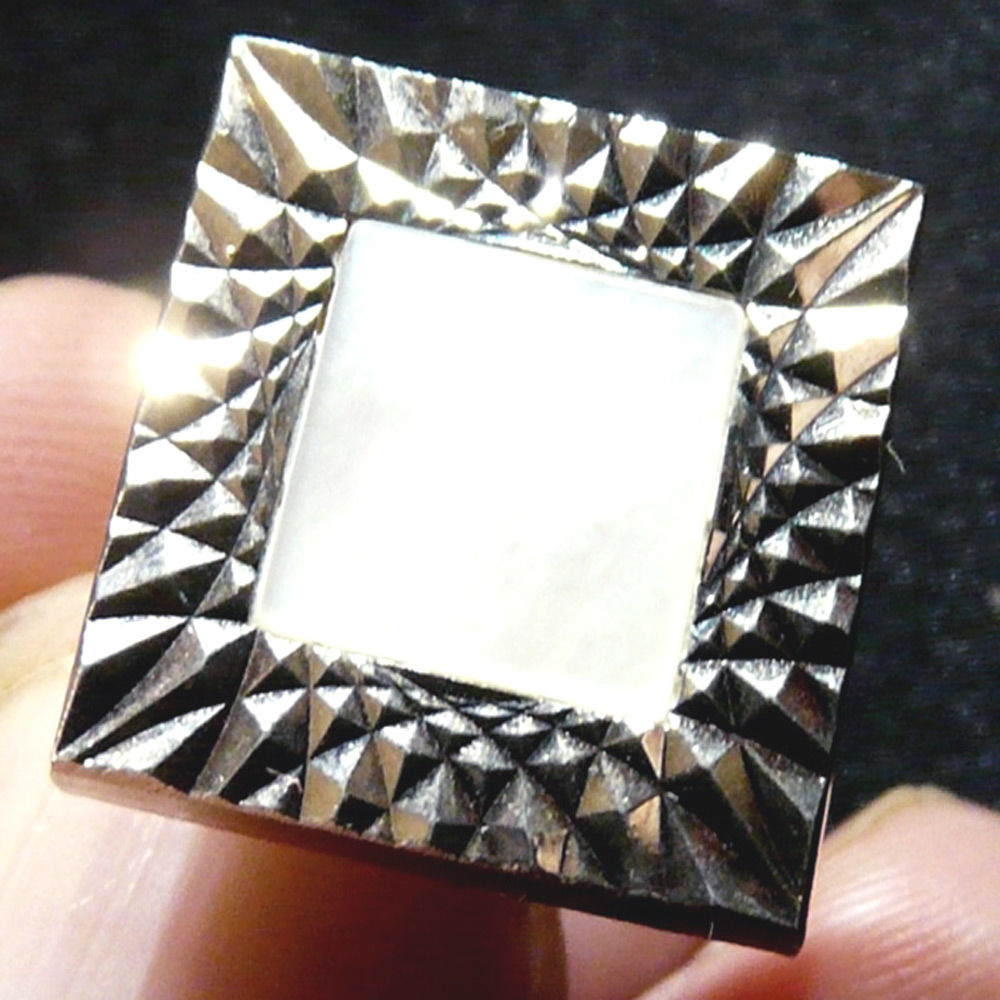 Boutons de Manchette (paire) tr�s brillants en M�tal Dor� 20 Gravelines (59)