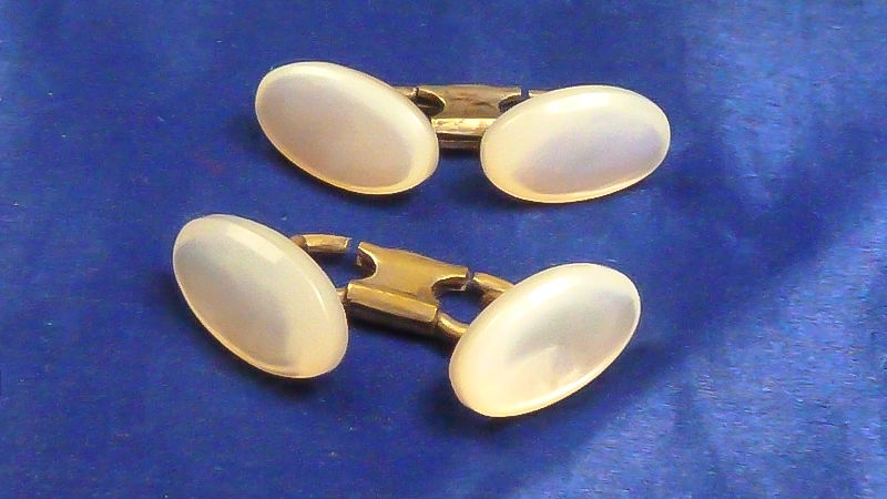Boutons de manchettes en nacre des ann�es 1930/40 15 Montargis (45)