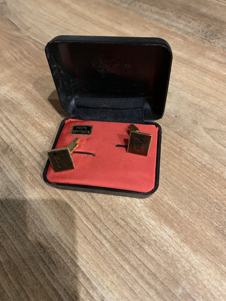 Boutons de manchettes en nacre v�ritable 15 Saleilles (66)