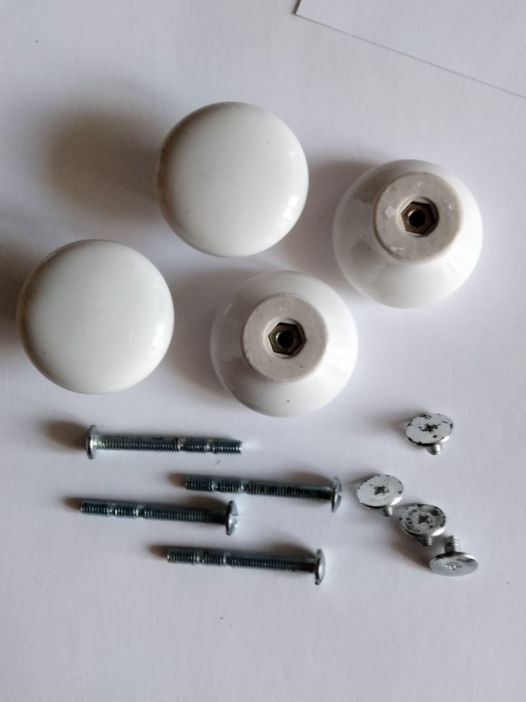 Lot de 4 boutons porcelaine. 12 Vierzon (18)