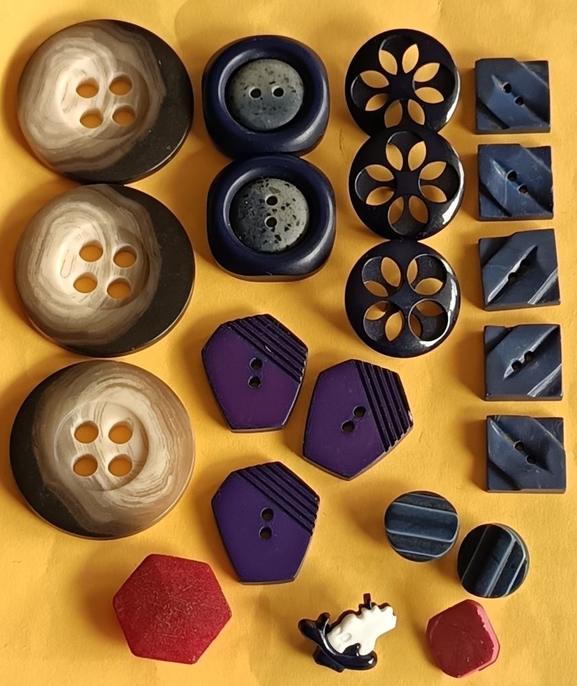 19 Boutons Vintage  Design & G�om�trie  ? Du Bleu au Bordeau 18 Thonon-les-Bains (74)