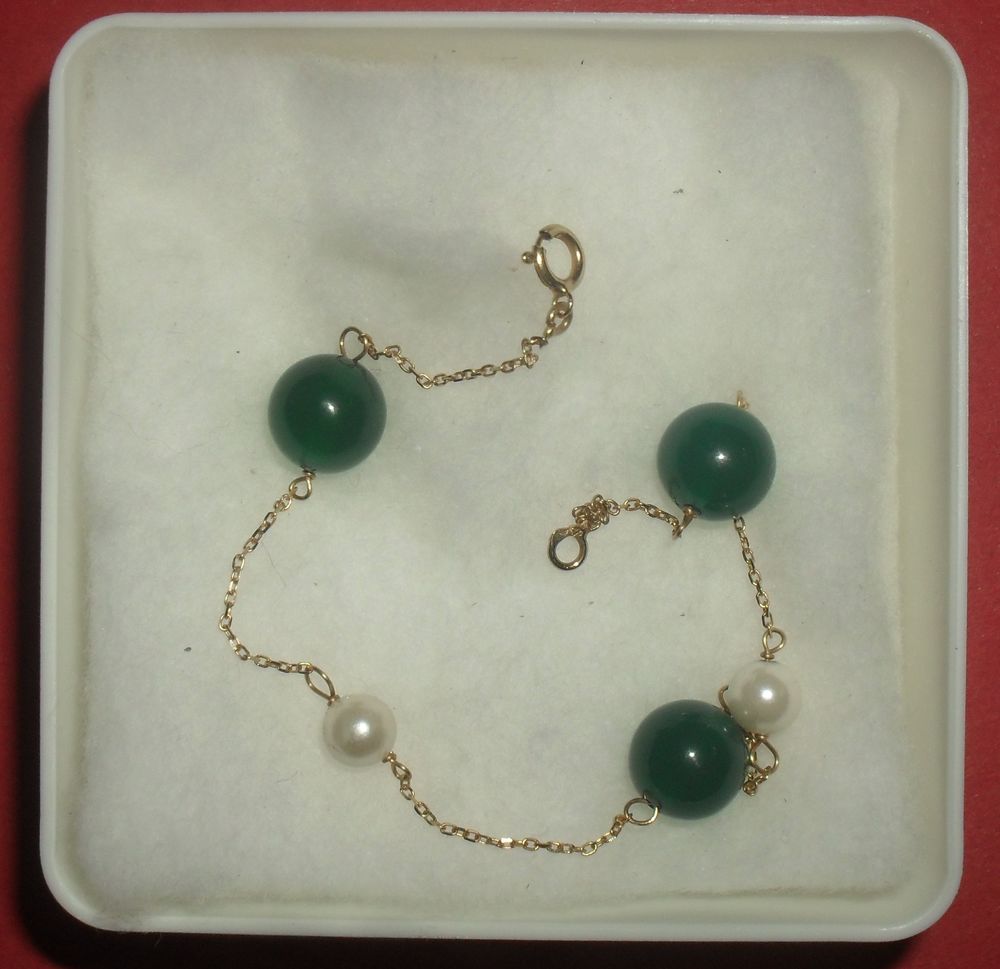 Bracelet en OR 18 carats avec 2 Perles Blanches et 3 Vertes. 180 Montreuil (93)