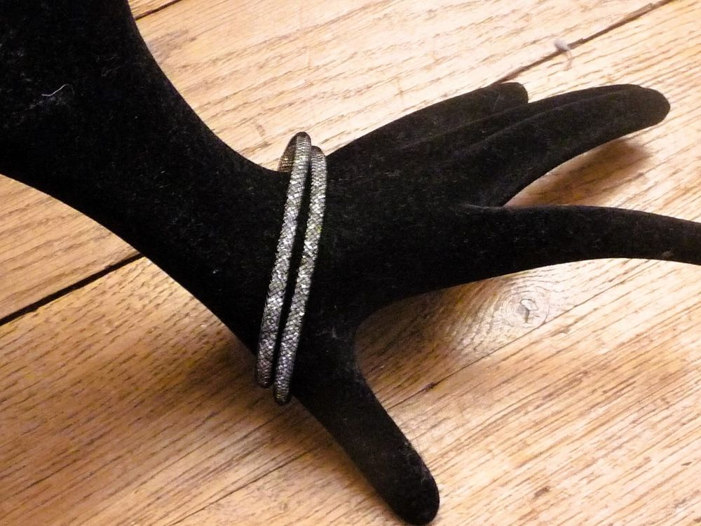 Bracelet Double Tubes Noir Strass Blanc et Fermoir Aimant� 12 Paris 15 (75)
