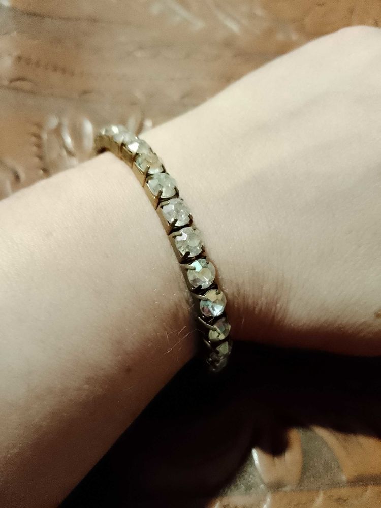 bracelet �lastique Strass translucides sur m�tal argent�. 5 Carqueiranne (83)