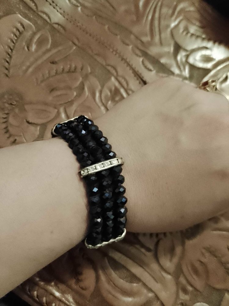 bracelet �lastique en verre marine et strass translucides vintage ann�es 80. 14 Carqueiranne (83)