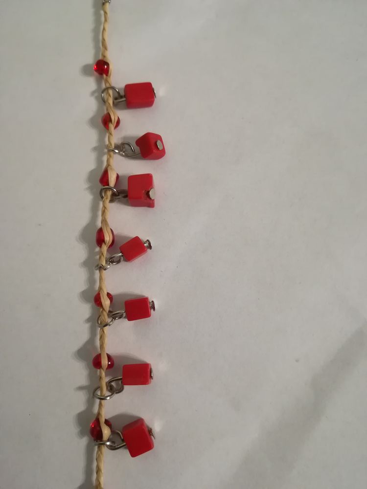 BRACELET FANTAISIE avec petits cubes orange
0 Mouvaux (59)