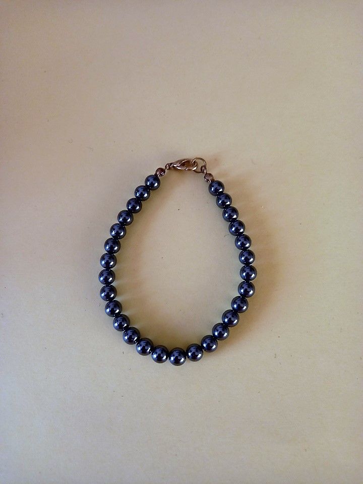 Bracelet fantaisie perles noires m�talliques 3.5 Villiers (86)