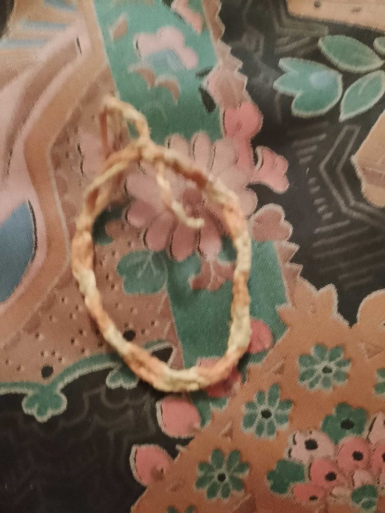 bracelet en fils jaunes/oranges artisanal vintage ann�es 80 enfants. 4 Carqueiranne (83)