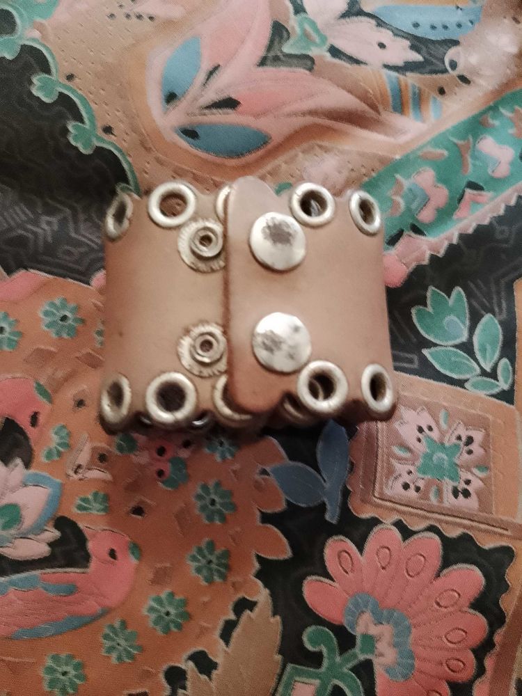 bracelet de force en cuir et m�tal argent� vintage ann�es 90 picky poo. 8 Carqueiranne (83)