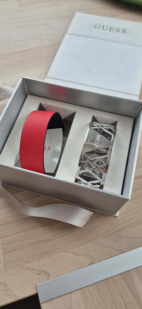 Bracelet Guess manchette 40 B�thune (62)