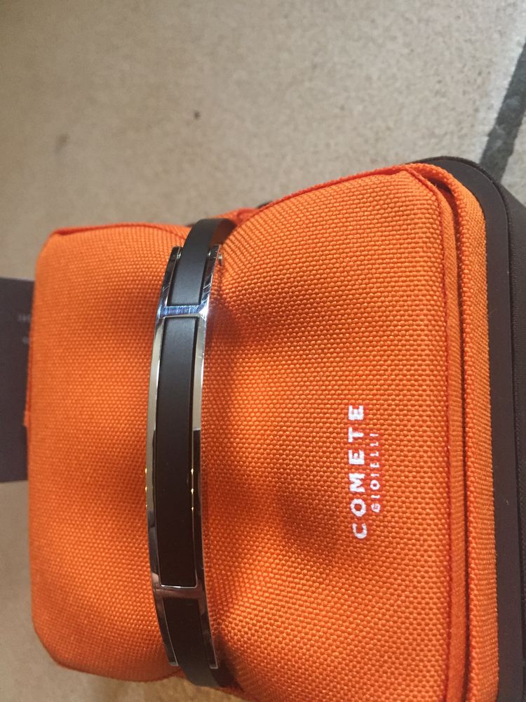 bracelet marque com�te UBR 229 146 La Ciotat (13)