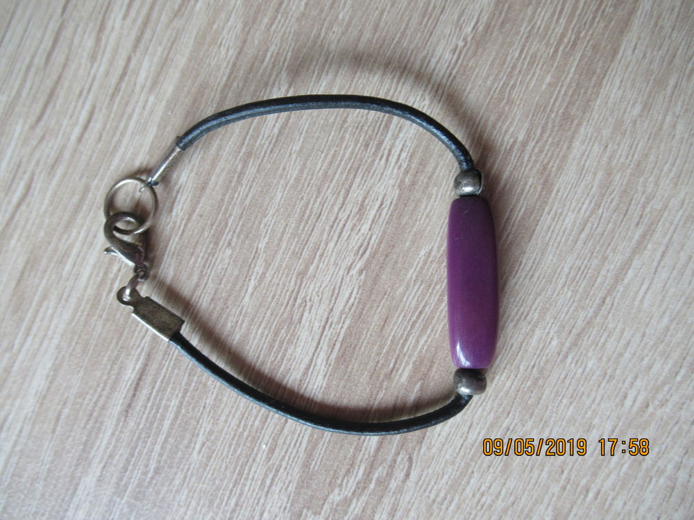 Bracelet mauve - Neuf 0 Aubi�re (63)