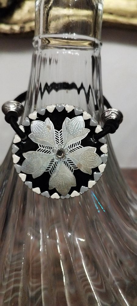 Bracelet m�tal argent� extensible garni d'1 strass au centre 6 �cuisses (71)