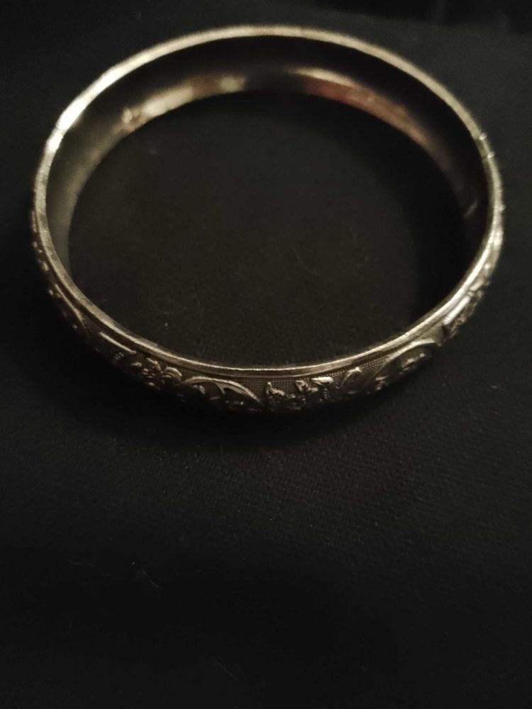 bracelet en m�tal argent�. 8 Carqueiranne (83)