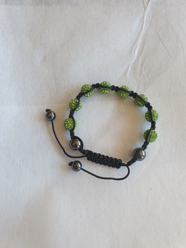 Bracelet noir perle verte 1 Aubvillers (80)