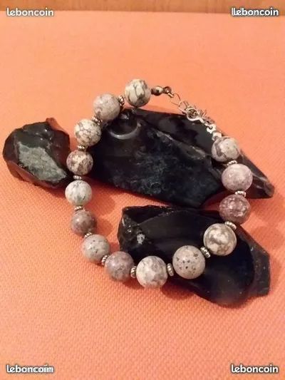 Bracelet en perle d ' howlite 5 Pont-du-Ch�teau (63)