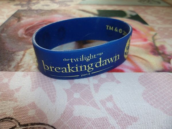 Bracelet twilight cullen film cin�ma goodies break 3 F�ves (57)