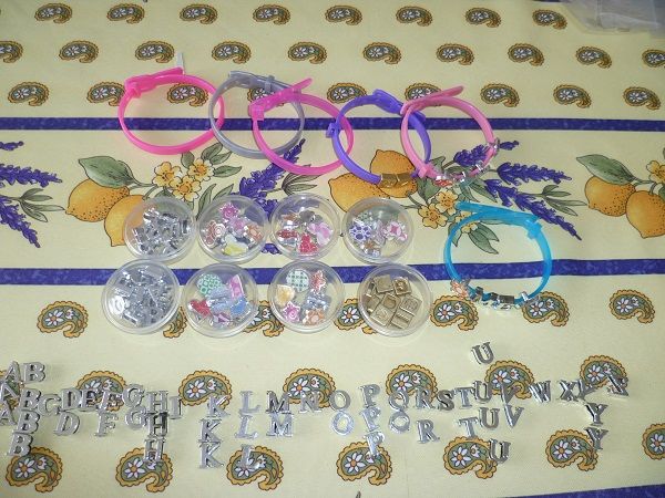 Lot Bracelets � composer Lettres prenoms fille loisirs mode 8 Sem�court (57)