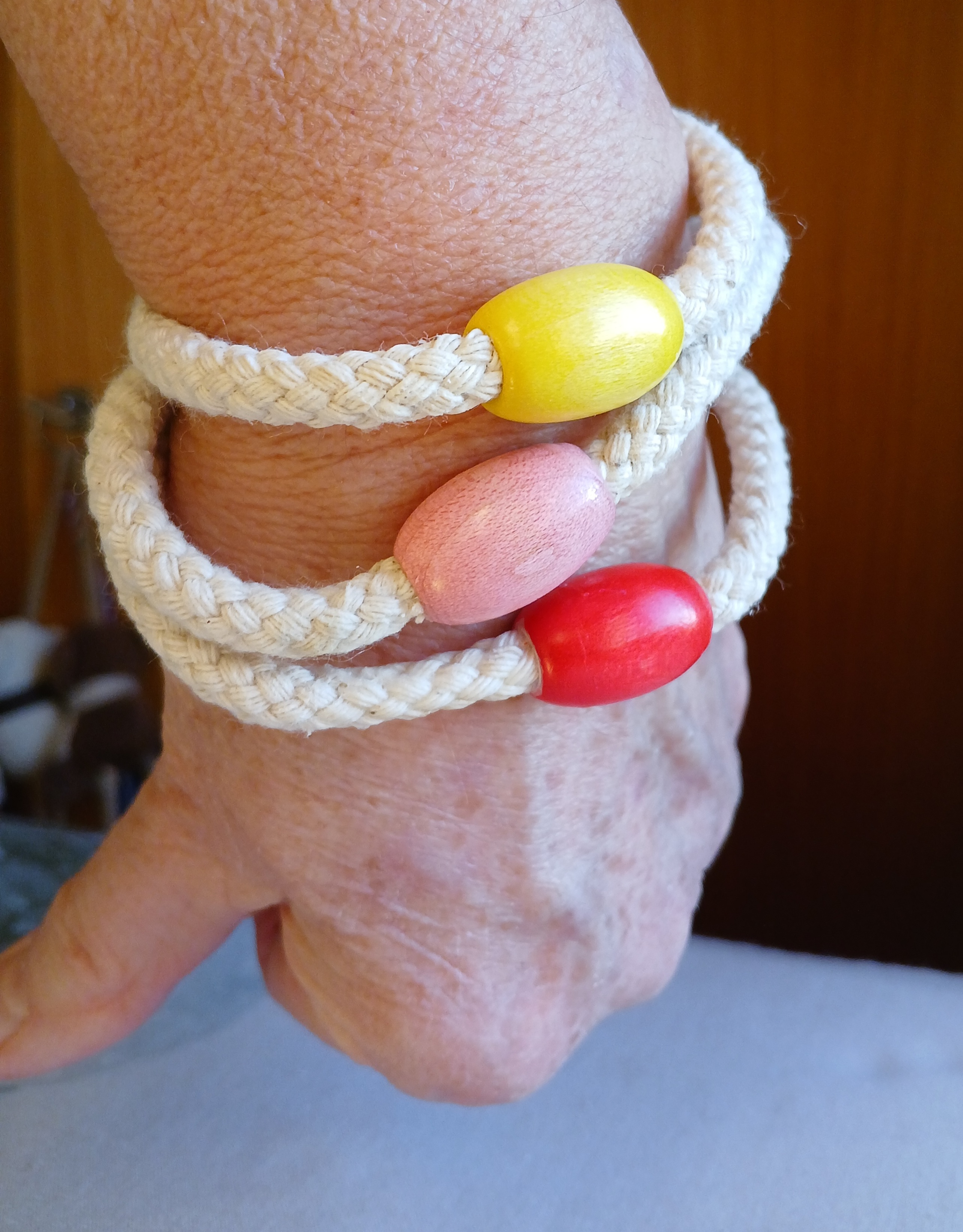 LOT DE 3 BRACELETS DE CORDE AVEC PERLE EN BOIS 4 Nevers (58)