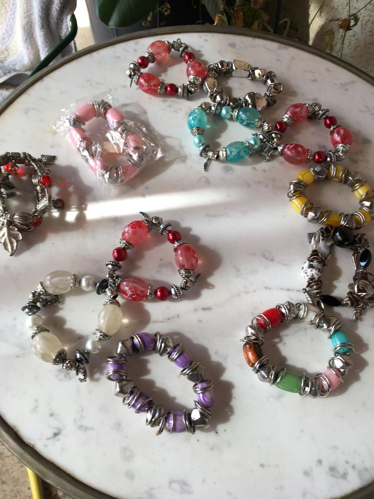 Vend bracelets fantaisies 2e pi�ce 24 Saint-Julien-les-Rosiers (30)