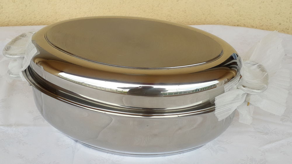 Braisi�re ovale en acier inoxydable
99 Salon-de-Provence (13)