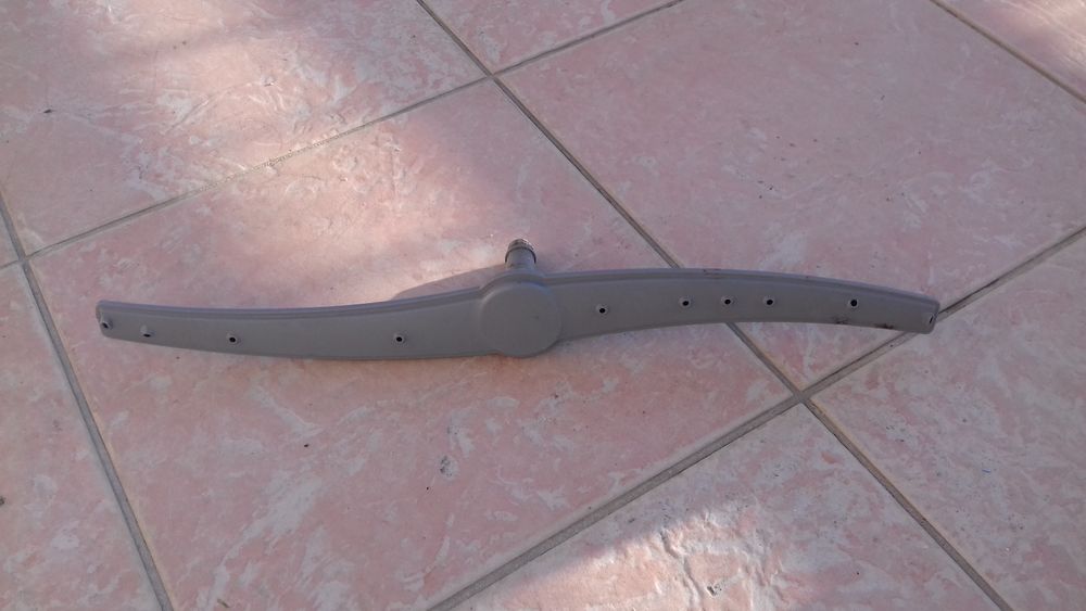 Bras de lavage inf�rieur - lave-vaisselle 10 Poey-de-Lescar (64)