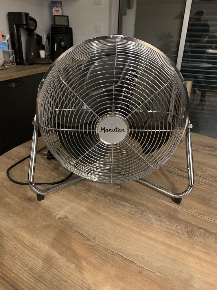 Brasseur d' air  \'\' Manutan \' en m�tal chrom� 60 Saleilles (66)