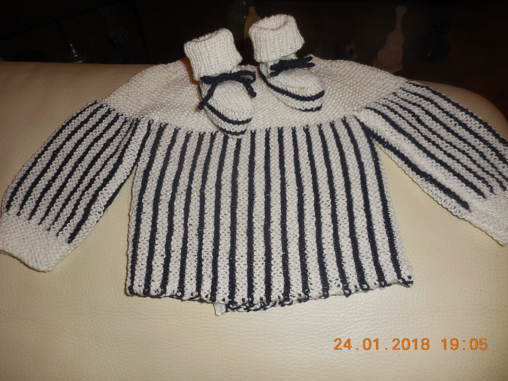 brassiere et ces chaussons laine synth�tique 6 S�te (34)