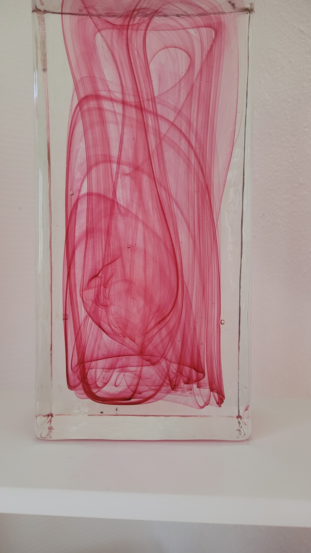 Brique de verre originale avec filet rouge int�rieur. 12 Cruseilles (74)