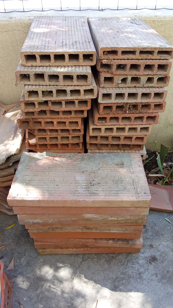 BRIQUES TUILES DIVERSES 0 Beaucaire (30)