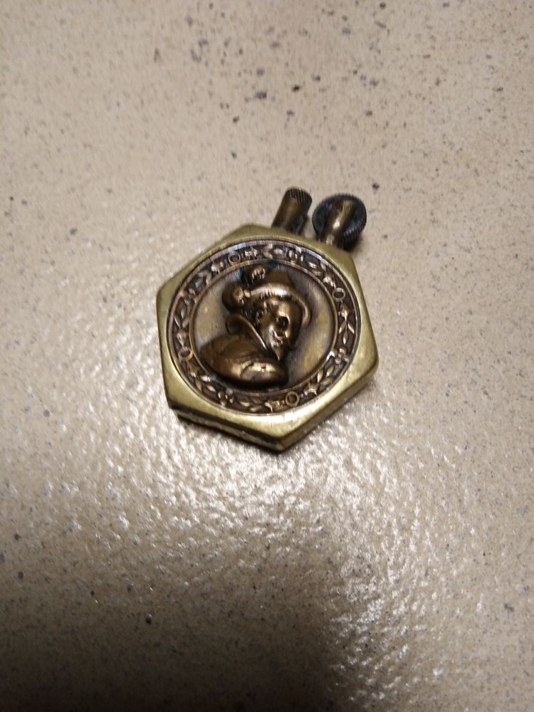 Briquet ancien pour collectionneur, � renover, essence. 0 Bar-le-Duc (55)