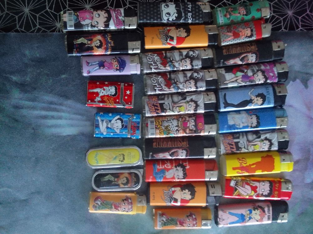 briquet beetty boop et pochette 40 Lens (62)