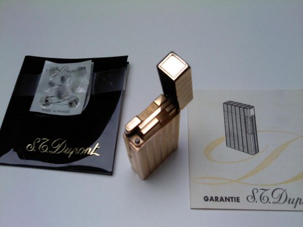 Briquet Dupont plaqu� Or .20. microns 150 Antibes (06)