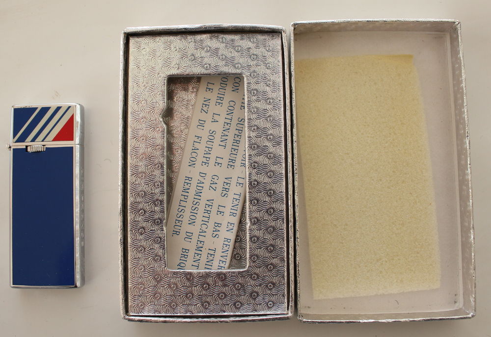 Briquet AIR FRANCE vintage 70 
mod�le rare 100 Issy-les-Moulineaux (92)