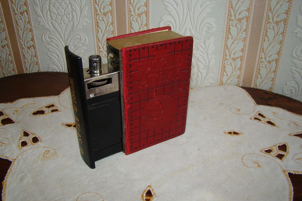 Briquet livre Corona vintage ann�es 1960  
25 Gargenville (78)