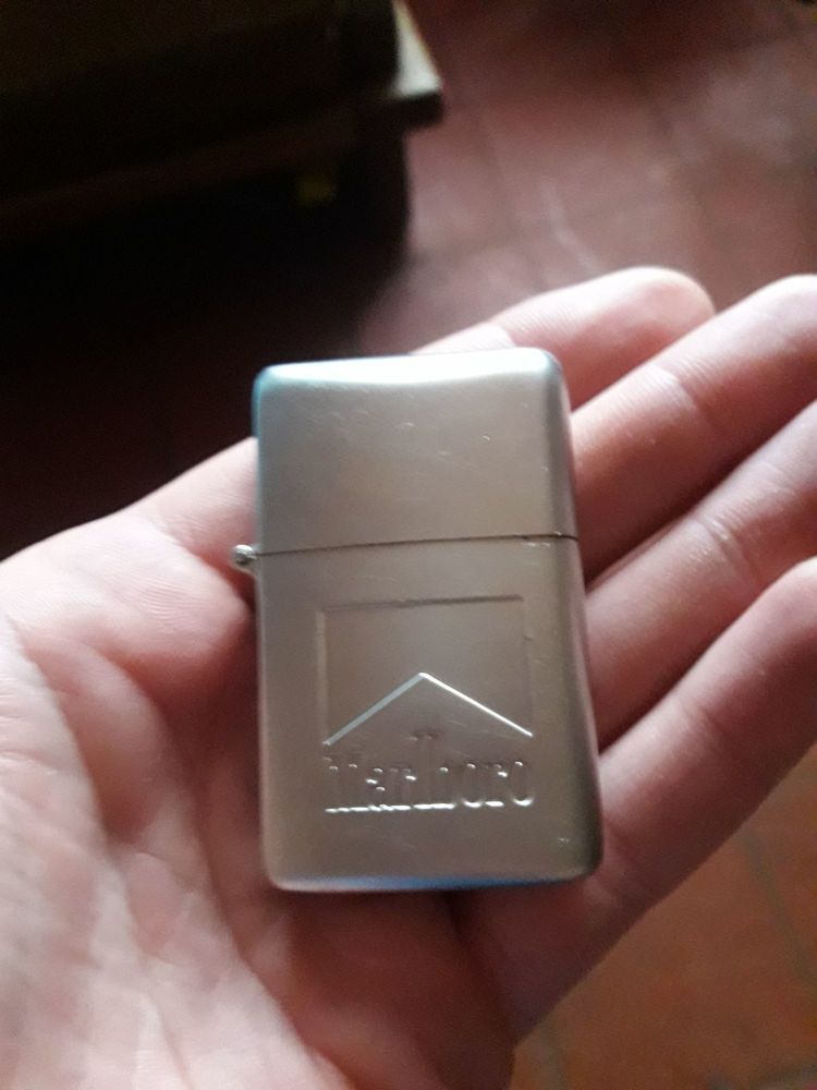 Briquet Marlboro (de collection) 50 Brignais (69)