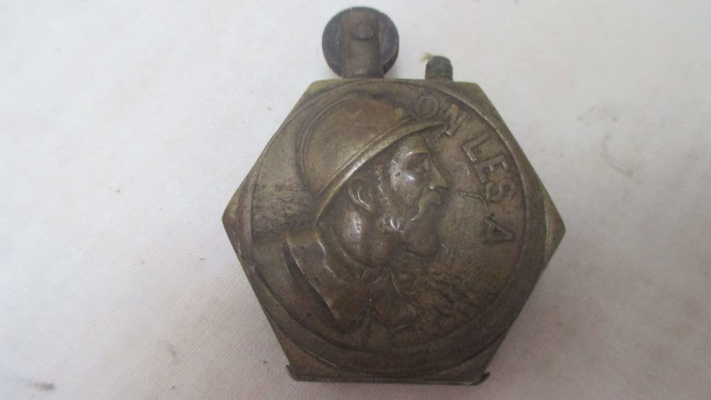 briquet militaire. 70 Causse-et-Di�ge (12)