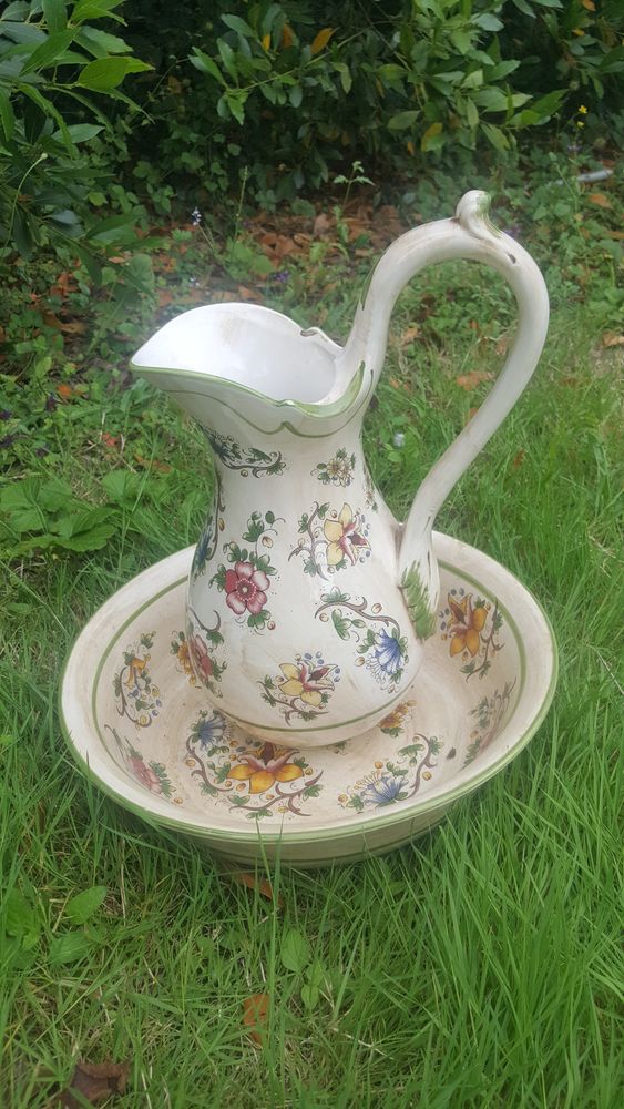 BROC et CUVETTE de toilette anciens au motif floral 0 Poitiers (86)