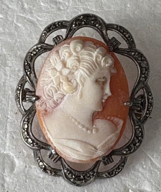 Broche ancienne CAMEE argent poin�on et marcassites 87 Dinan (22)