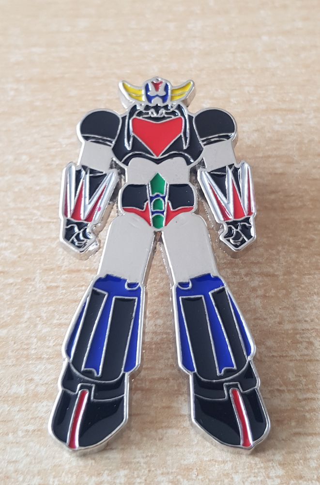 broche badge pins pin's manga dessin anim� goldorak en m�tal 5 Carnon Plage (34)