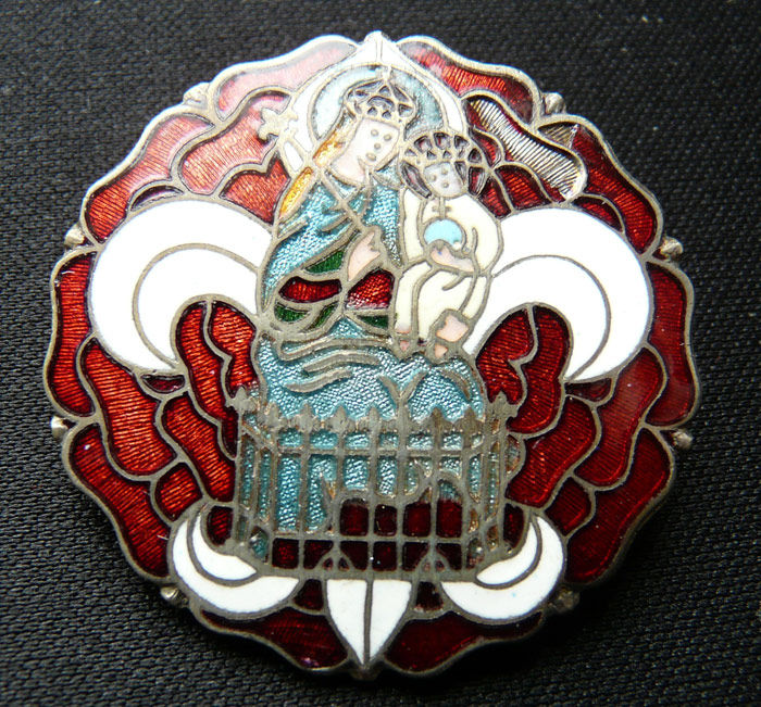 Broche �maux color�s et bronze de la Vierge � l'enfant- 70's 10 Gravelines (59)