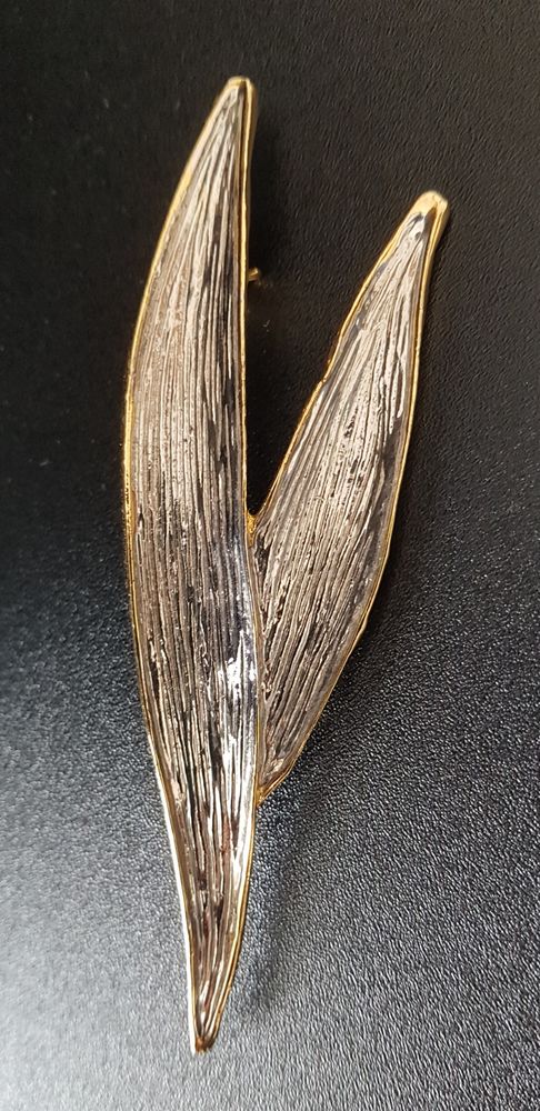 Broche  feuilles  30 Marignane (13)